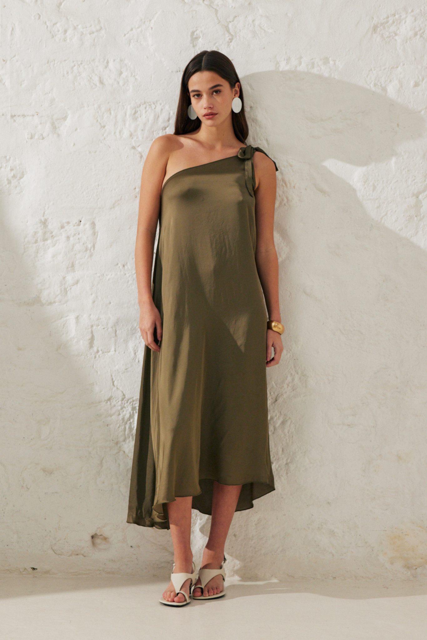 Iris | Robe satinée asymétrique