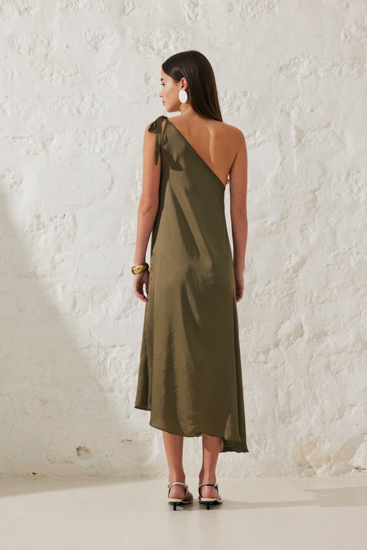 Iris | Robe satinée asymétrique