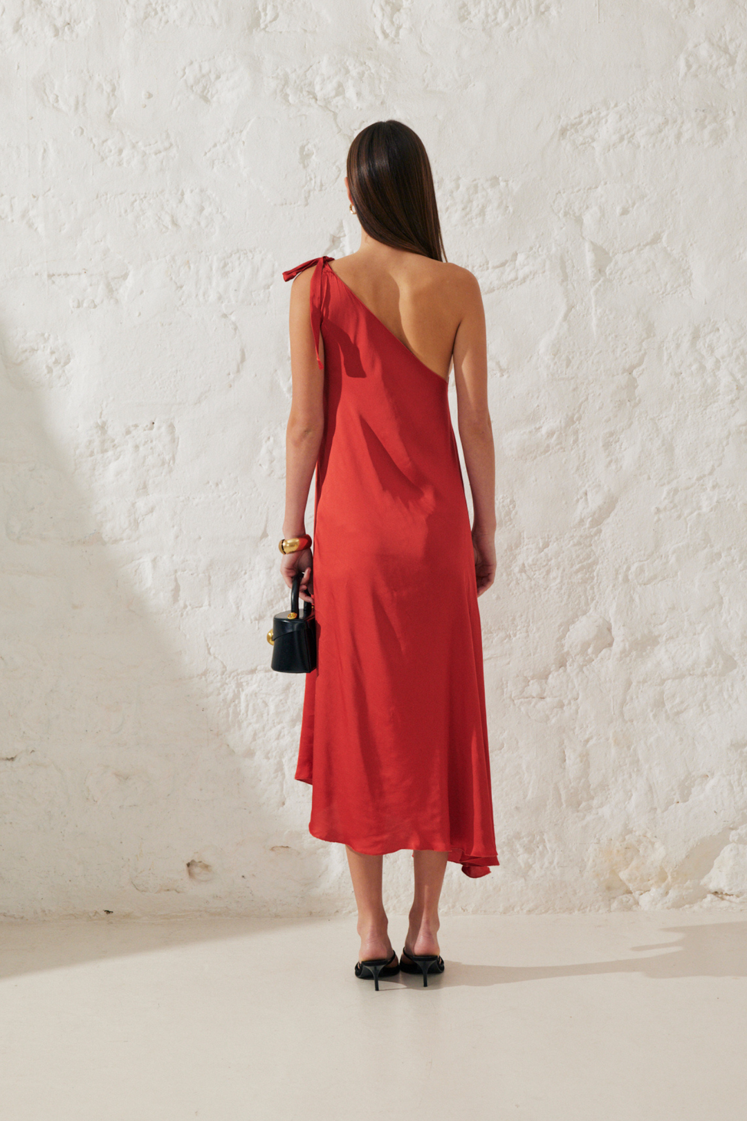 Iris | Robe satinée asymétrique