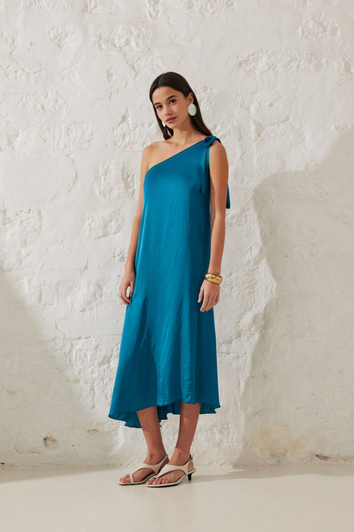 Iris | Robe satinée asymétrique