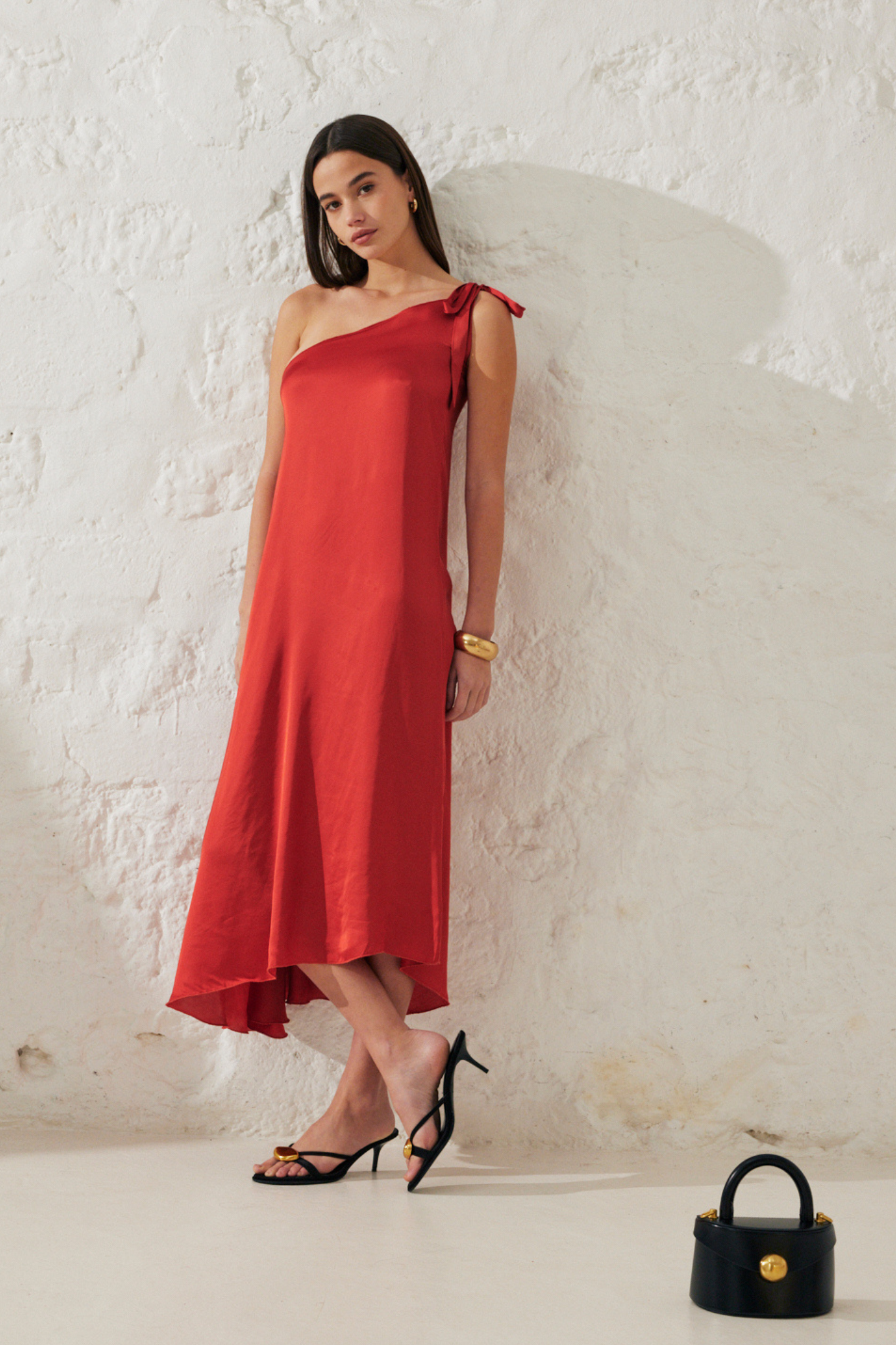 Iris | Robe satinée asymétrique