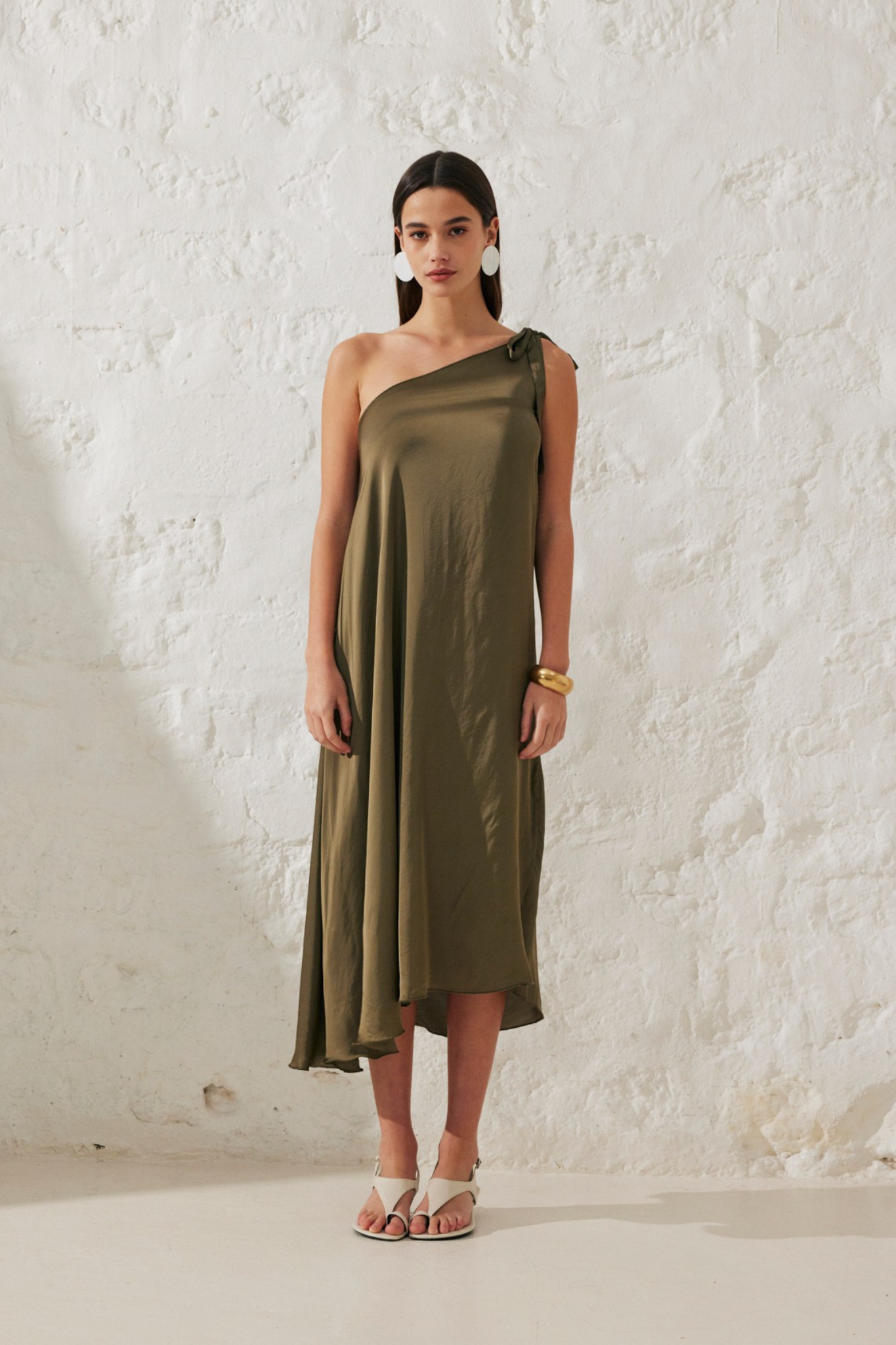 Iris | Robe satinée asymétrique