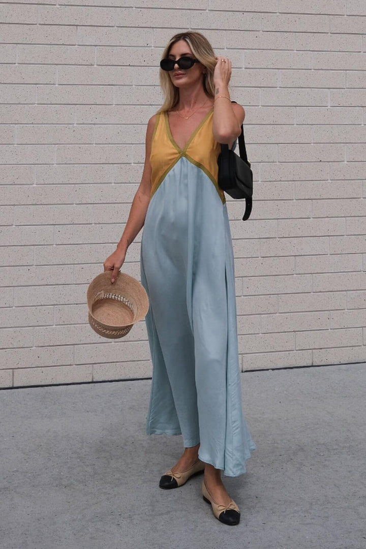 Agate | Robe Midi avec Décolleté en V effet Suédine