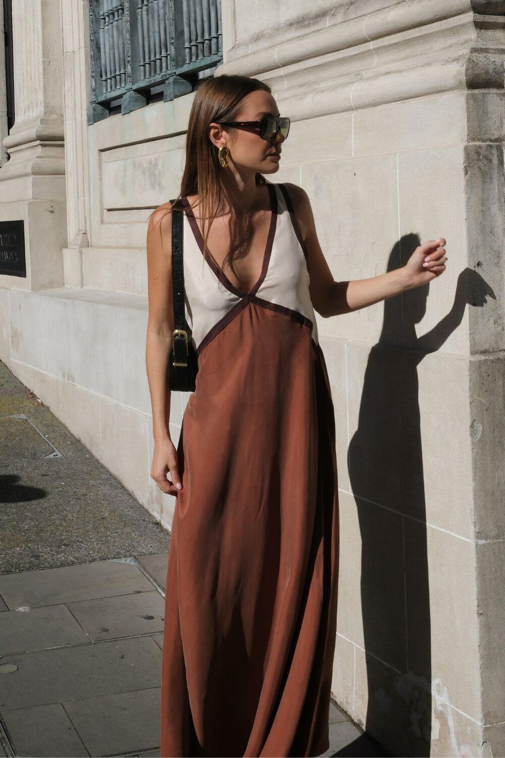 Agate | Robe Midi avec Décolleté en V effet Suédine